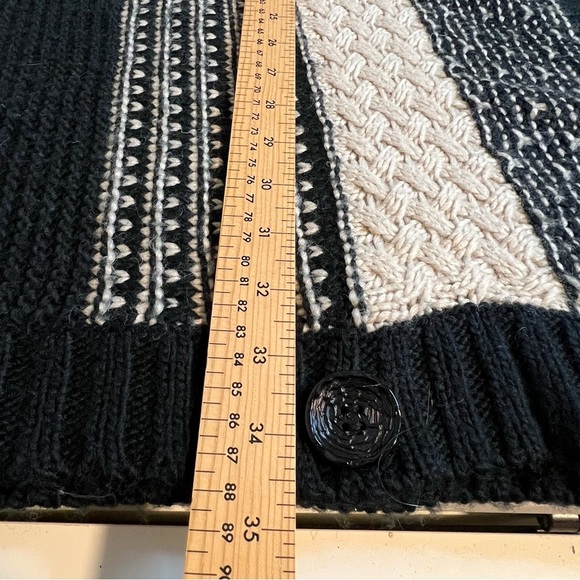Women's mediumBlack and Cream Turtleneck Sweater/poncho - Picture 6 of 7